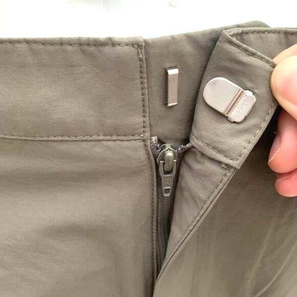 Uniqlo C Side Snap Pants in Olive - Picture 7 of 11